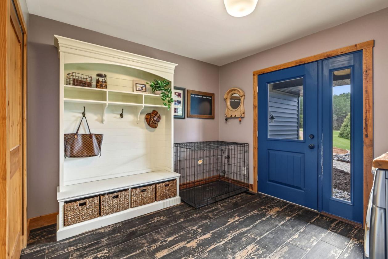 Gorgeous home on 10 acre equestrian property - photo 24
