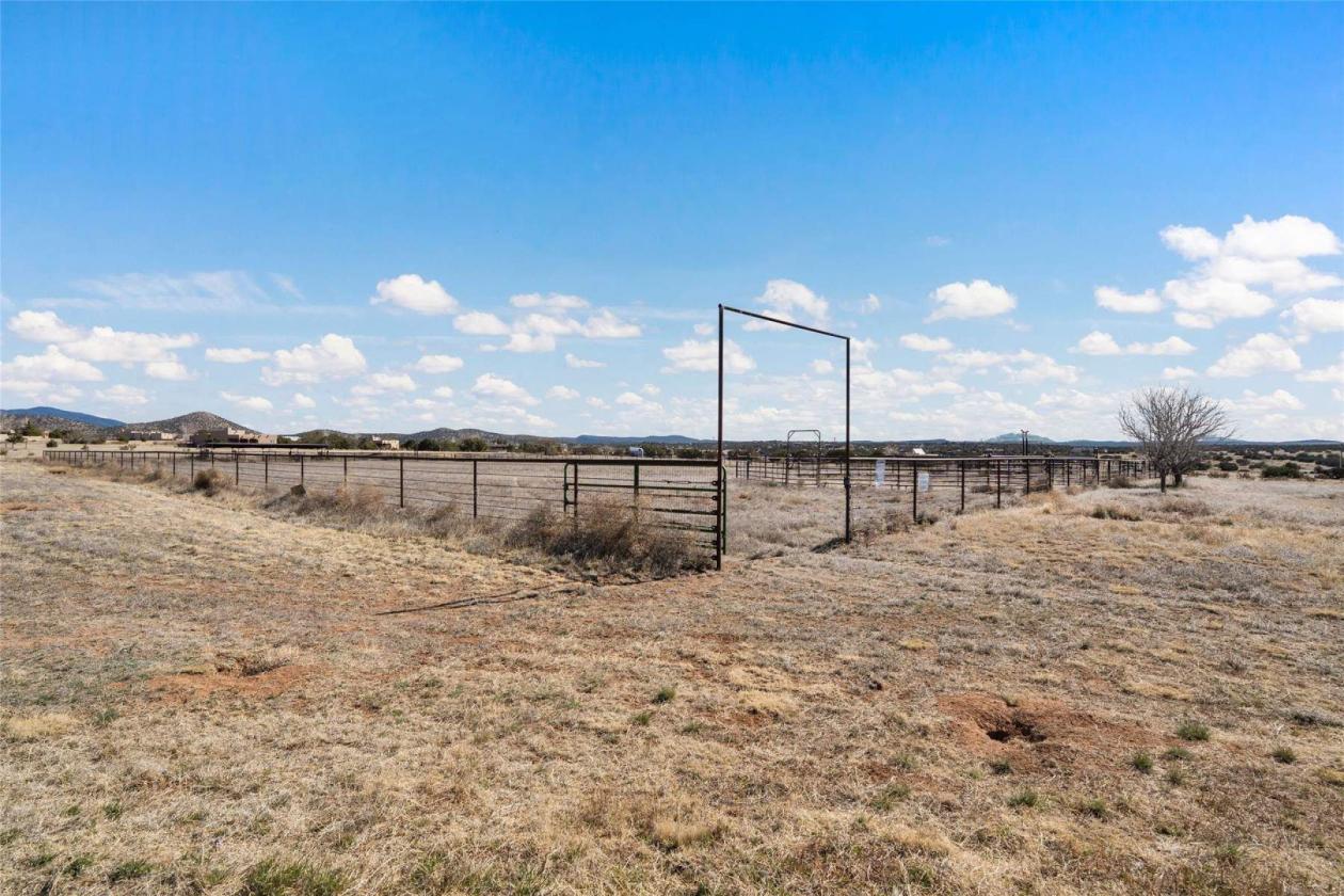 *** PRICE CHANGE***NOW $795,000 (WAS $900,000) - photo 6