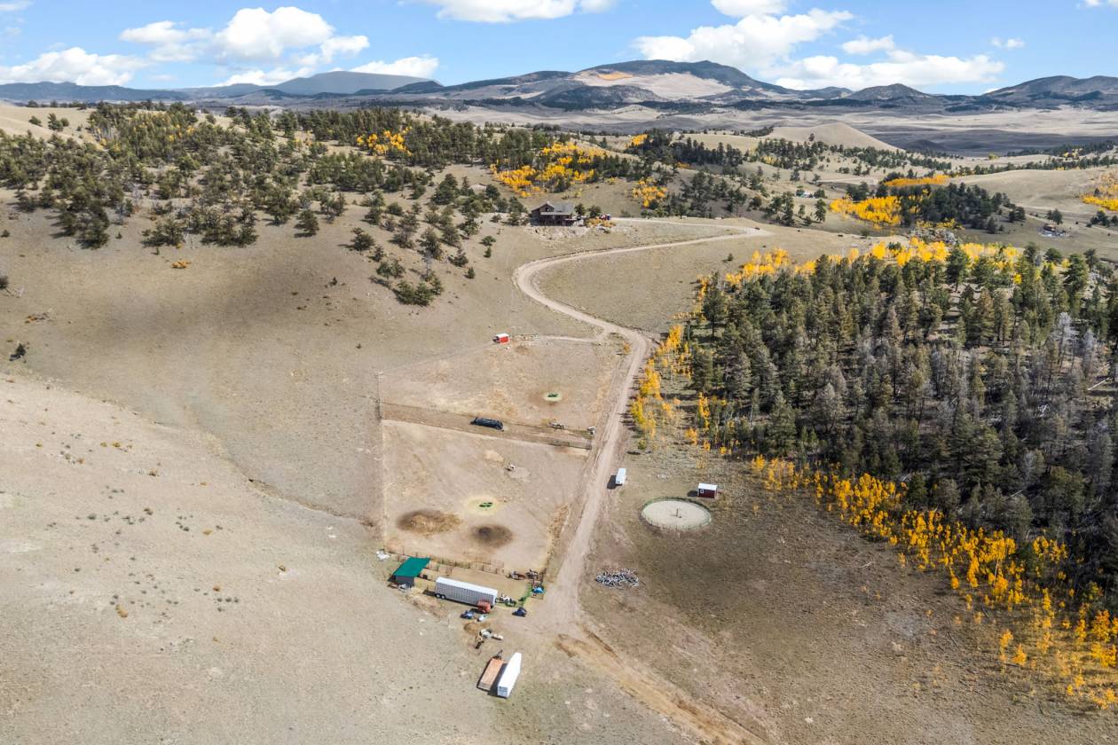 360 Degree Mountain Views for your Horses! - photo 29