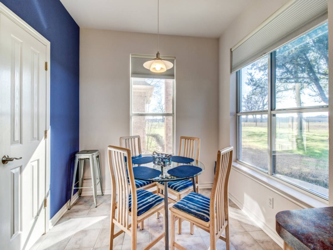 LUXURY EQUESTRIAN ESTATE WITH ARENA & FOALING STALLS Pilot Point