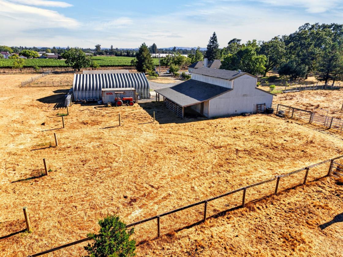 Horse property for sale with an ADU - photo 4