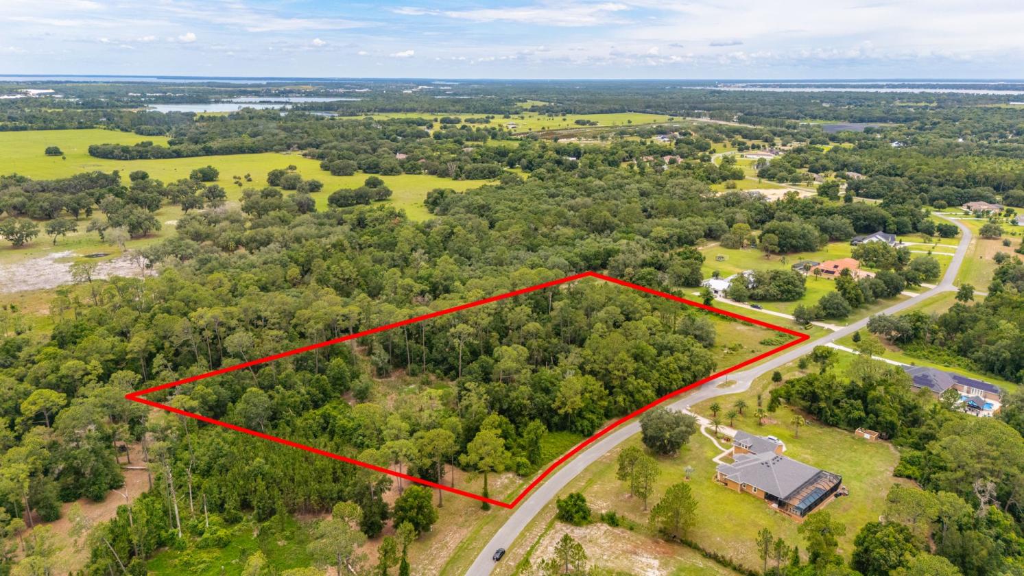 Beautiful Lot located in a gated Equestrian Area - photo 4
