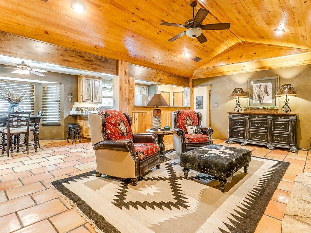 Beautiful Horse Producing Facility with Rental Units