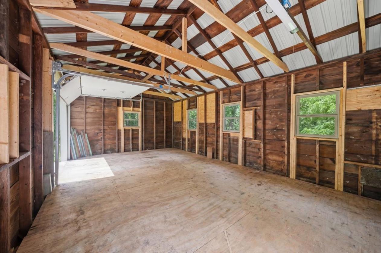 Restored 1880s Victorian Estate on 27 Private Acre - photo 20