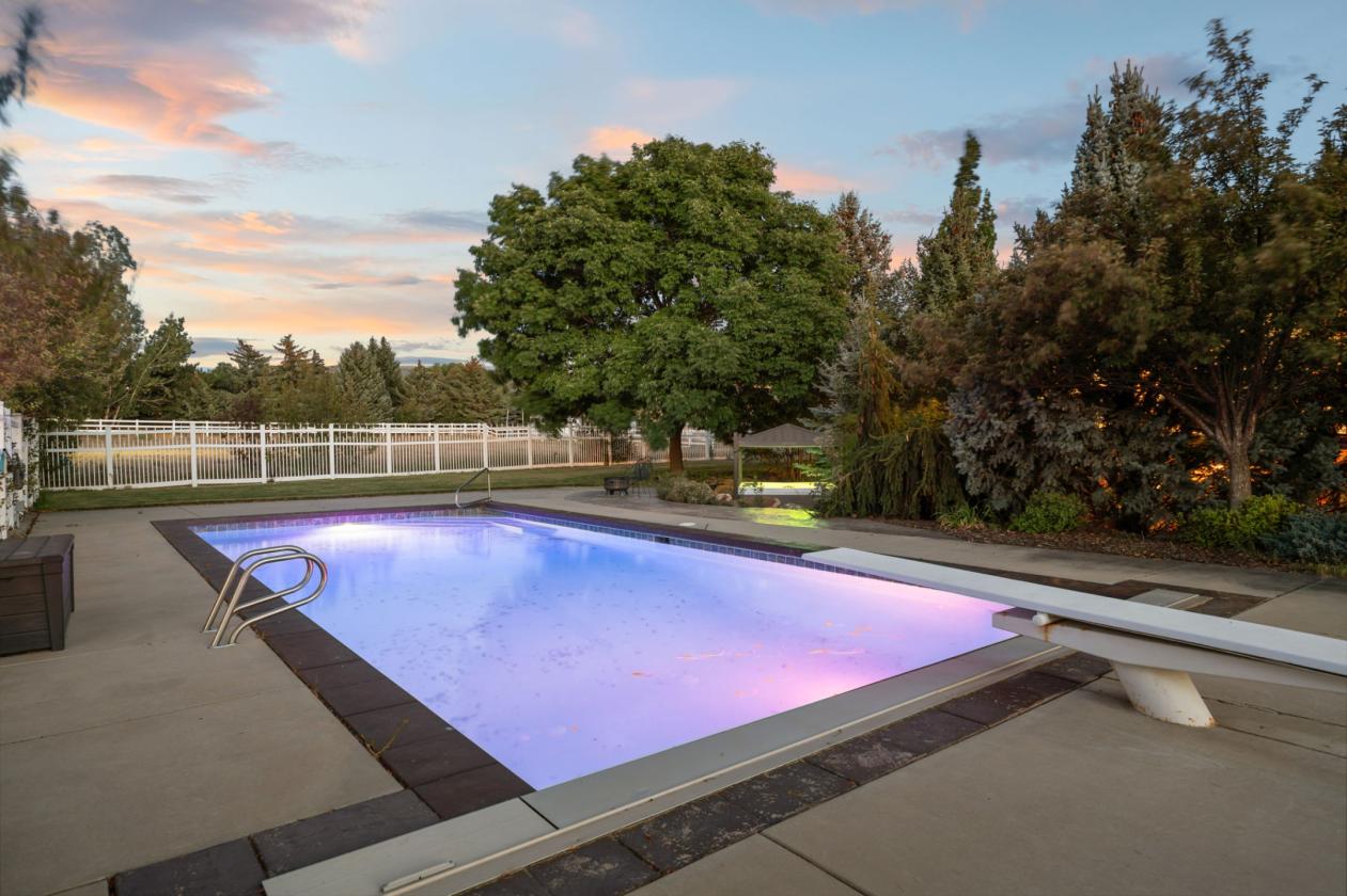 Exceptional 5+ Acre Equestrian Estate with Pool - photo 8