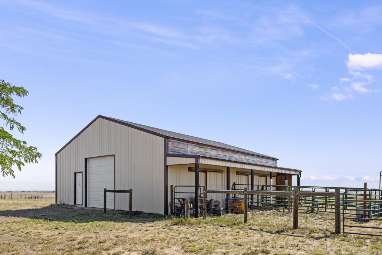 Horse property with custom home - photo 25