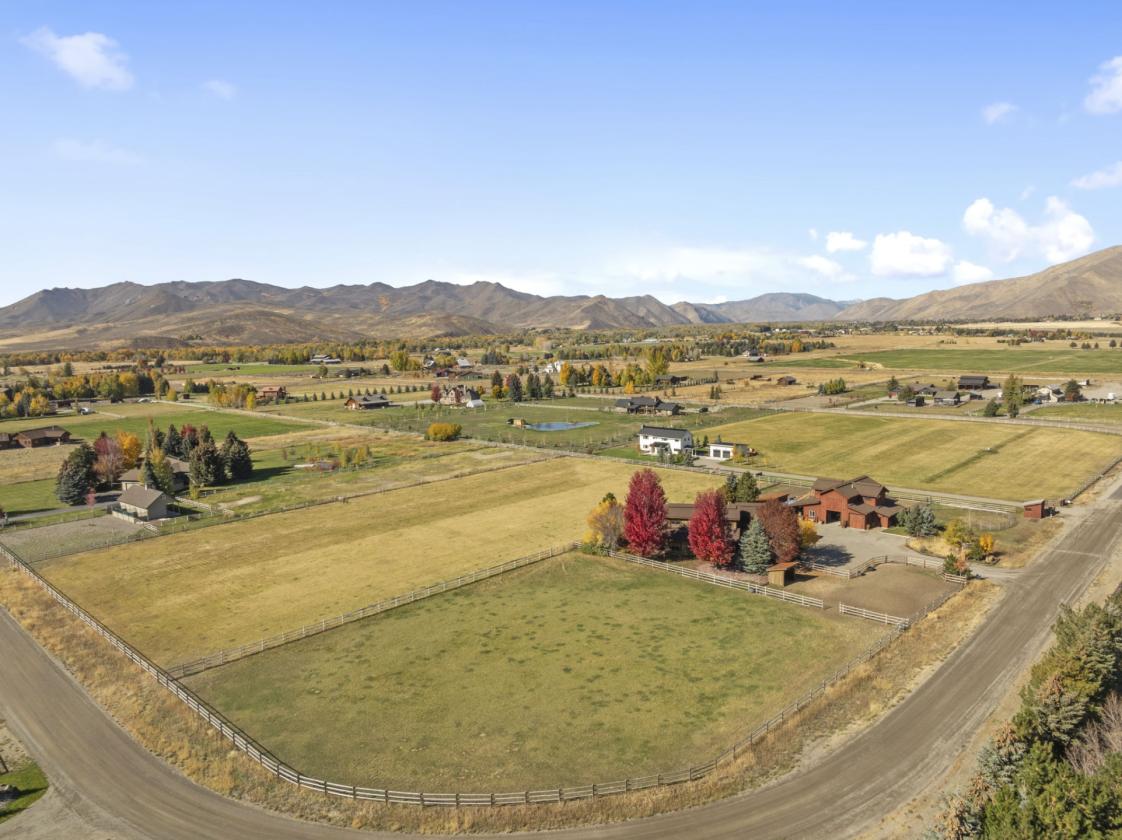 Sun Valley Area Ranchette in Bellevue Farms - photo 3