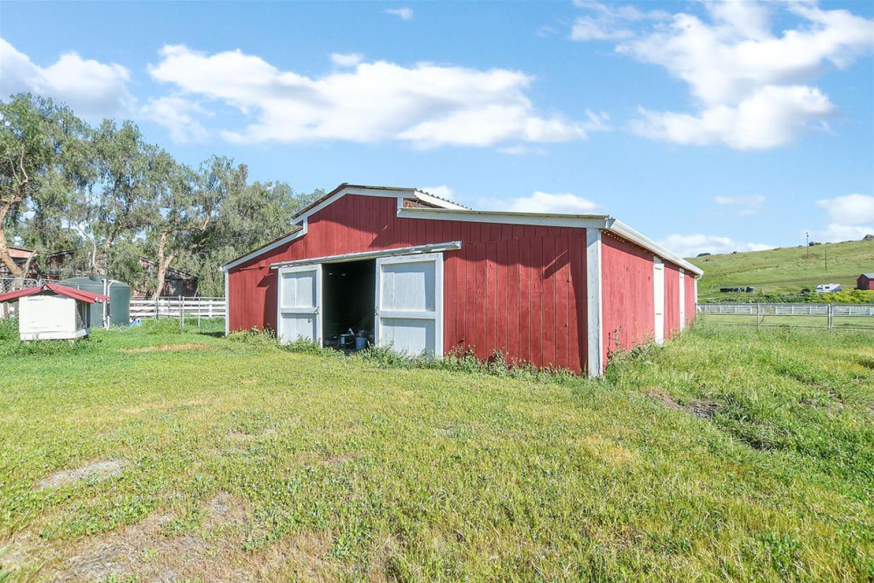10 Acres in Briones Valley - photo 26