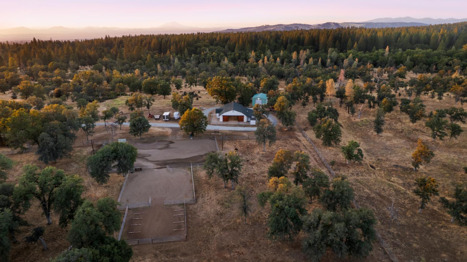 58 Acre Luxury Ranch - Barn, Arena, Pool, 9 parcels - photo 9