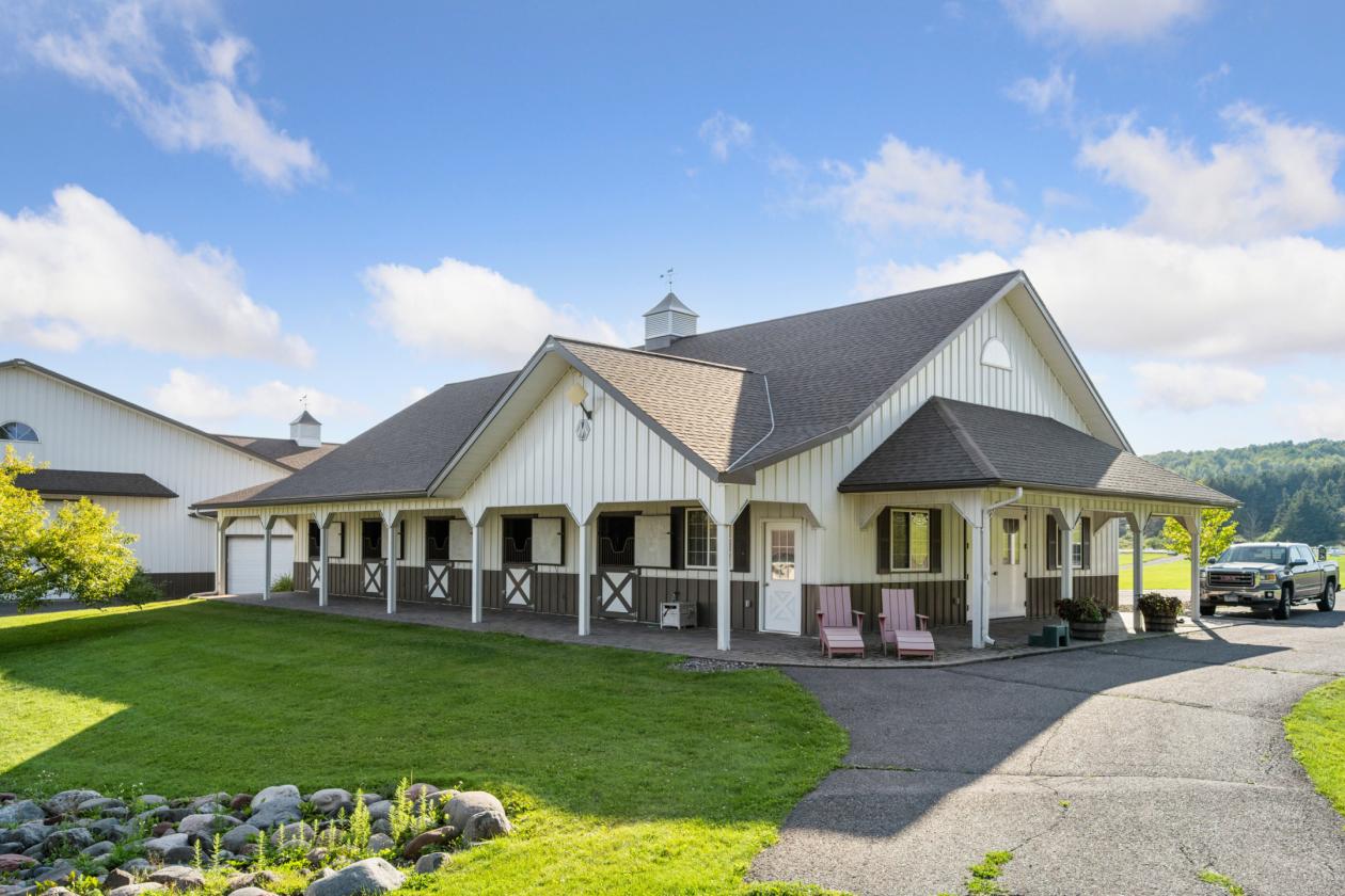 Spring Hill Farm on 98 Acres - photo 4