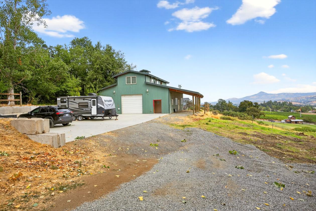 Horse property with two homes and expansive views! - photo 27