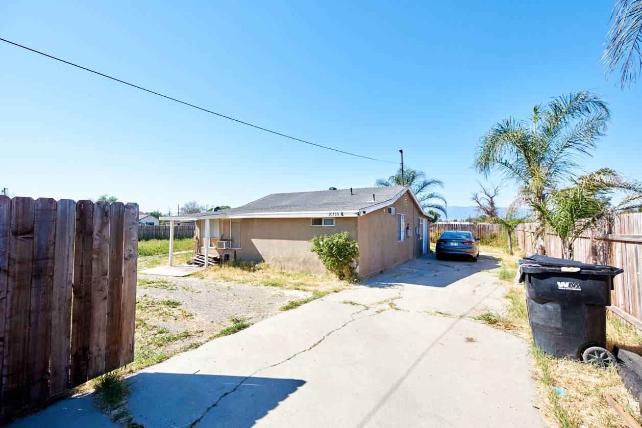 PRICE REDUCED!! Horse property, DUPLEX. Make it your dream