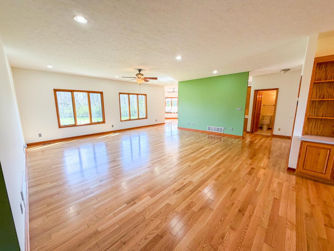 Traditional Ranch with Basement and Barn - photo 18