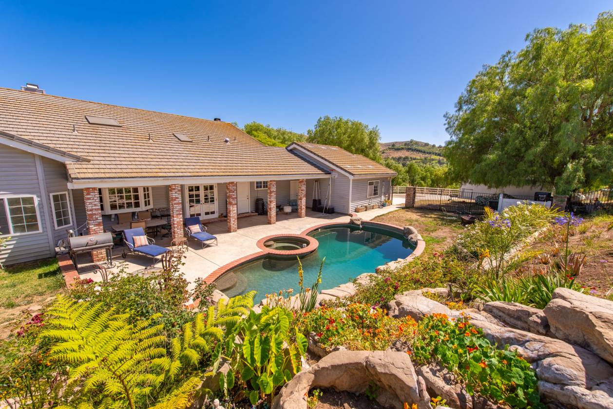 Horse Property for sale.