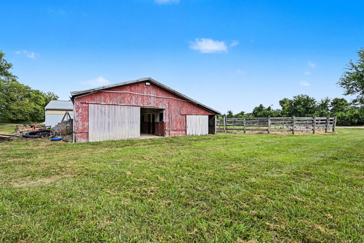 Multi-Generational Equine Estate - photo 30