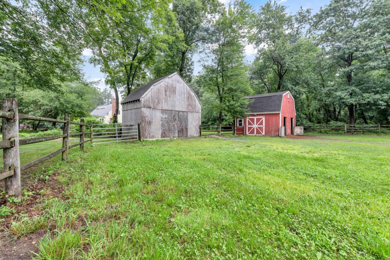 Serene 7.74 Acre Equestrian/Hobby Farm! - photo 25