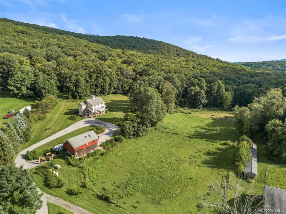 Spectacular 100+ Acre Equestrian Estate - photo 7