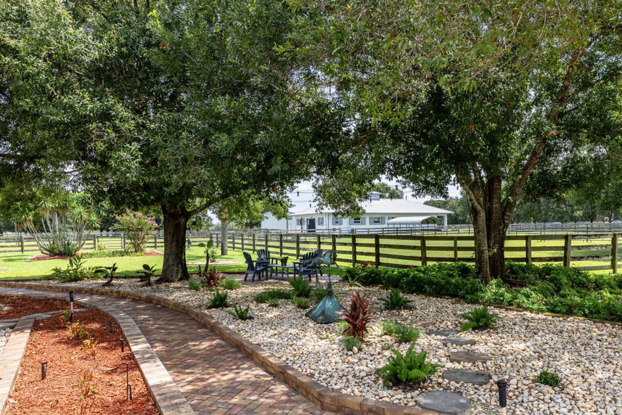 Gated 18.1± Acre Equestrian Estate - photo 6