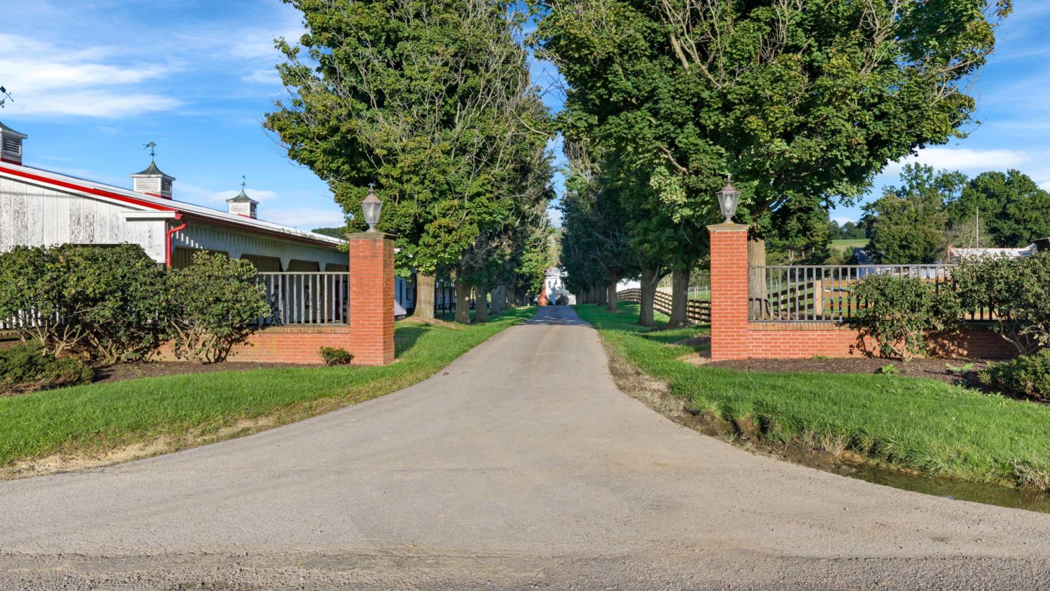 93 Acre Show Cattle & Equine Facility - photo 2