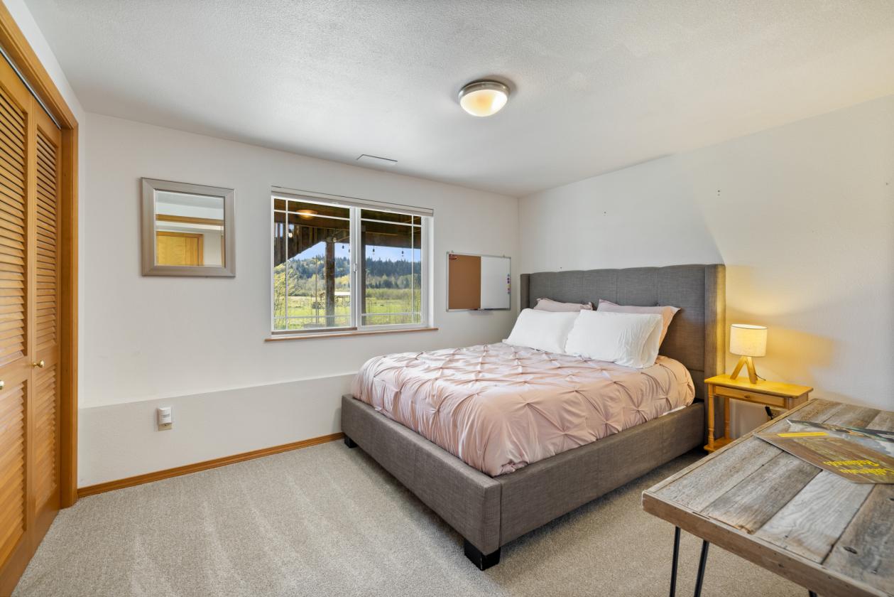 Large home & 18-acre ranch in Shelton, WA! - photo 20