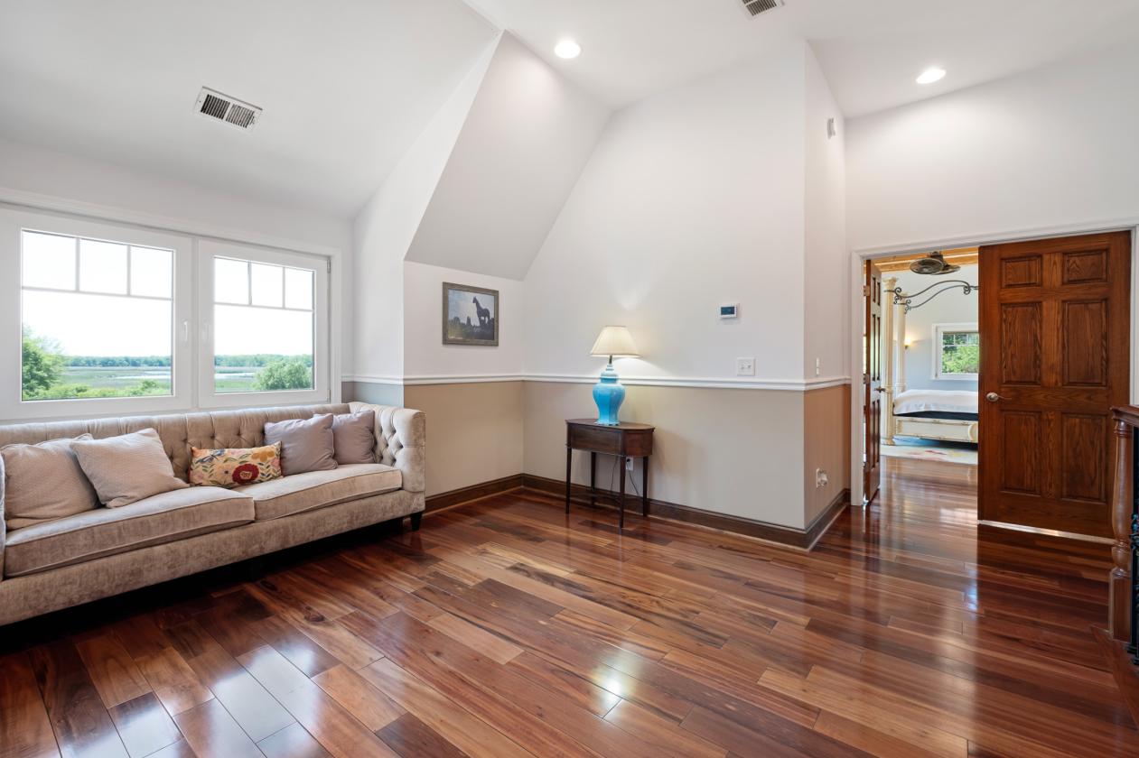 Barn Luxury Reimagined on 4.64 acres - photo 25