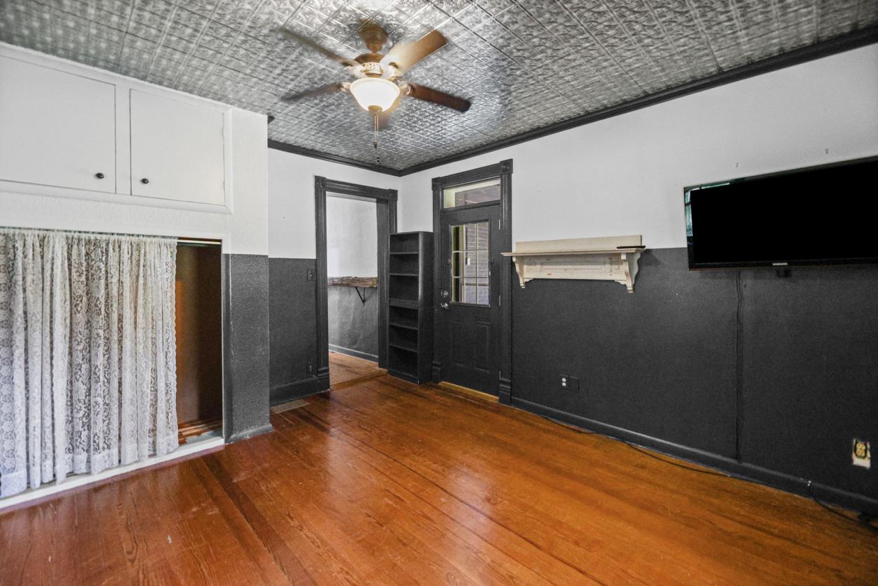 Historic Equestrian Retreat on 4.28 Acres - photo 18