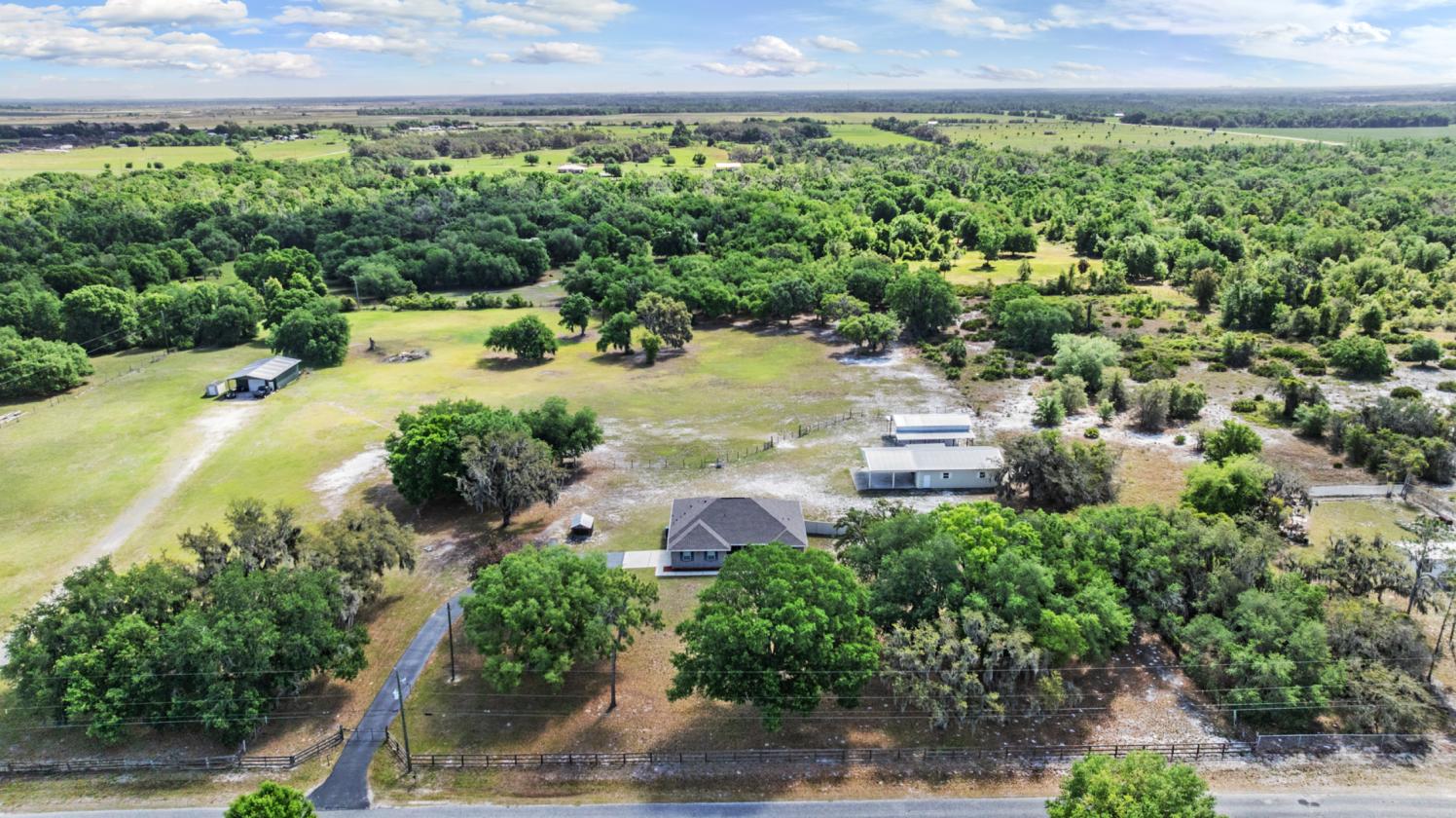 Country Living at it's best with no HOA! - photo 5