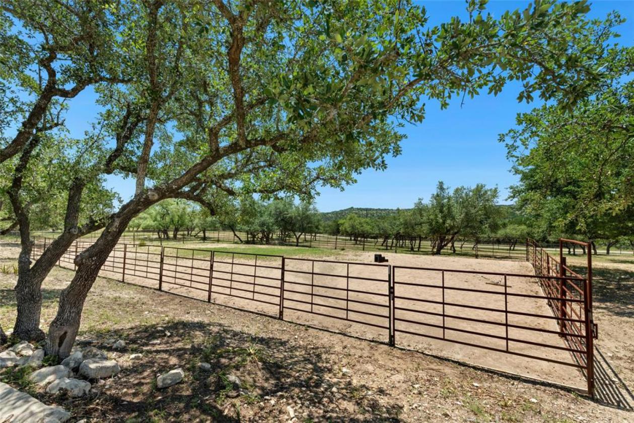 Gentlemens Ranch with Horse Amentities - photo 26