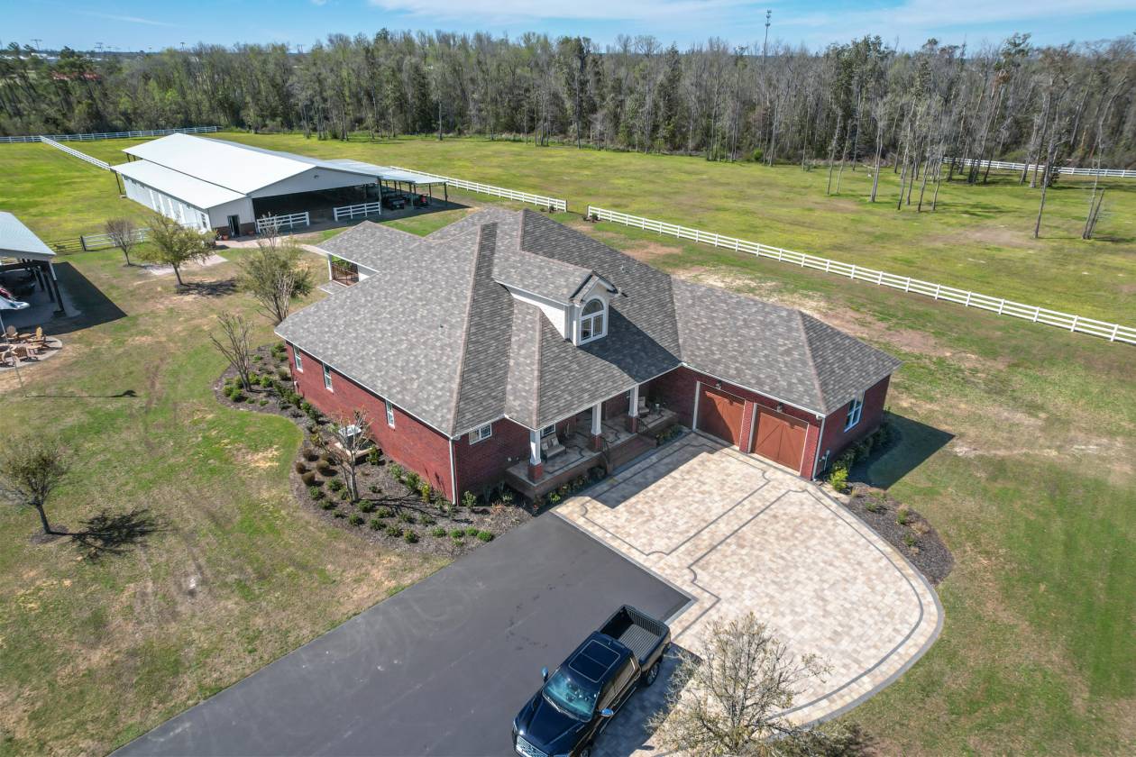 Horse Property for sale.