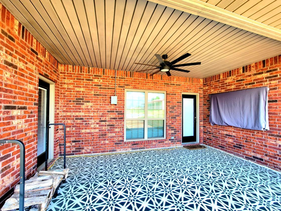 21 acre +/- HOBBY HORSE RANCH w/ ARENA AND POOL - photo 16