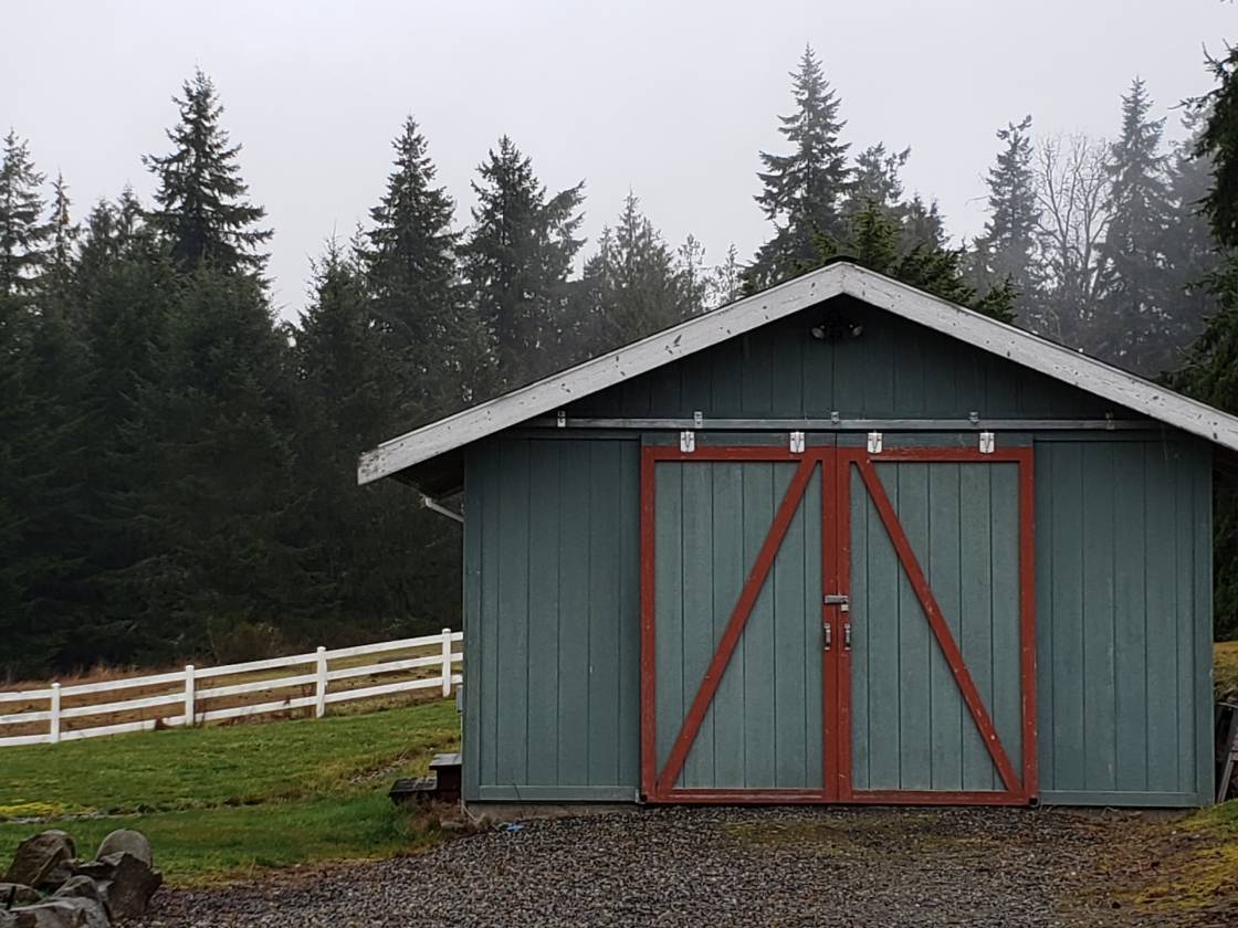 Horse Lovers Dream on Five Acres With Direct Riding Access... Sequim