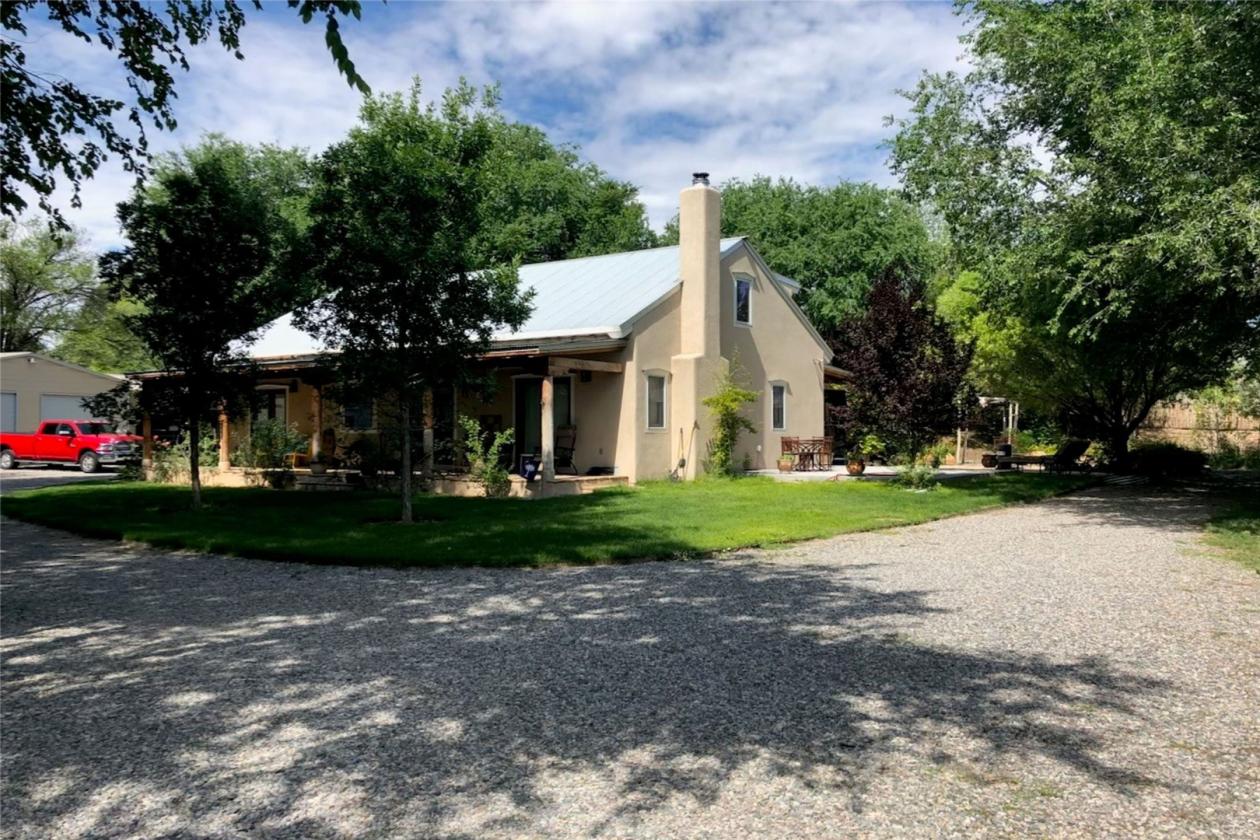 Rare and Beautiful Horse Property Near Santa Fe - photo 1