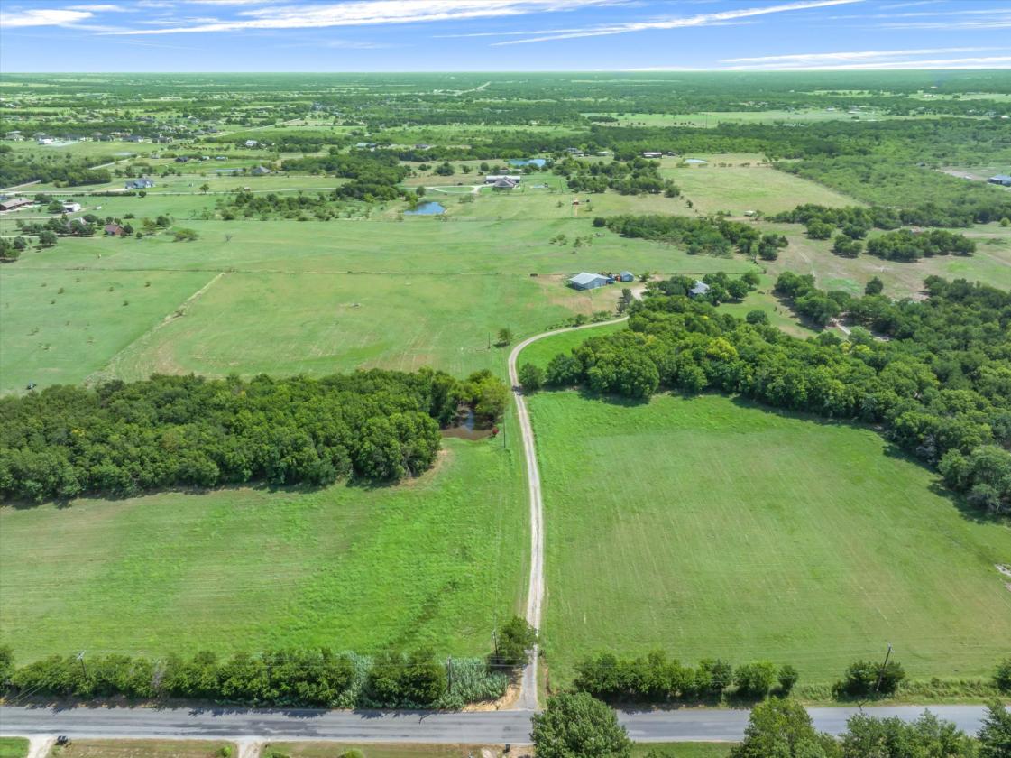 Rare 22.85-Acre Ranch in Rockwall County - photo 3