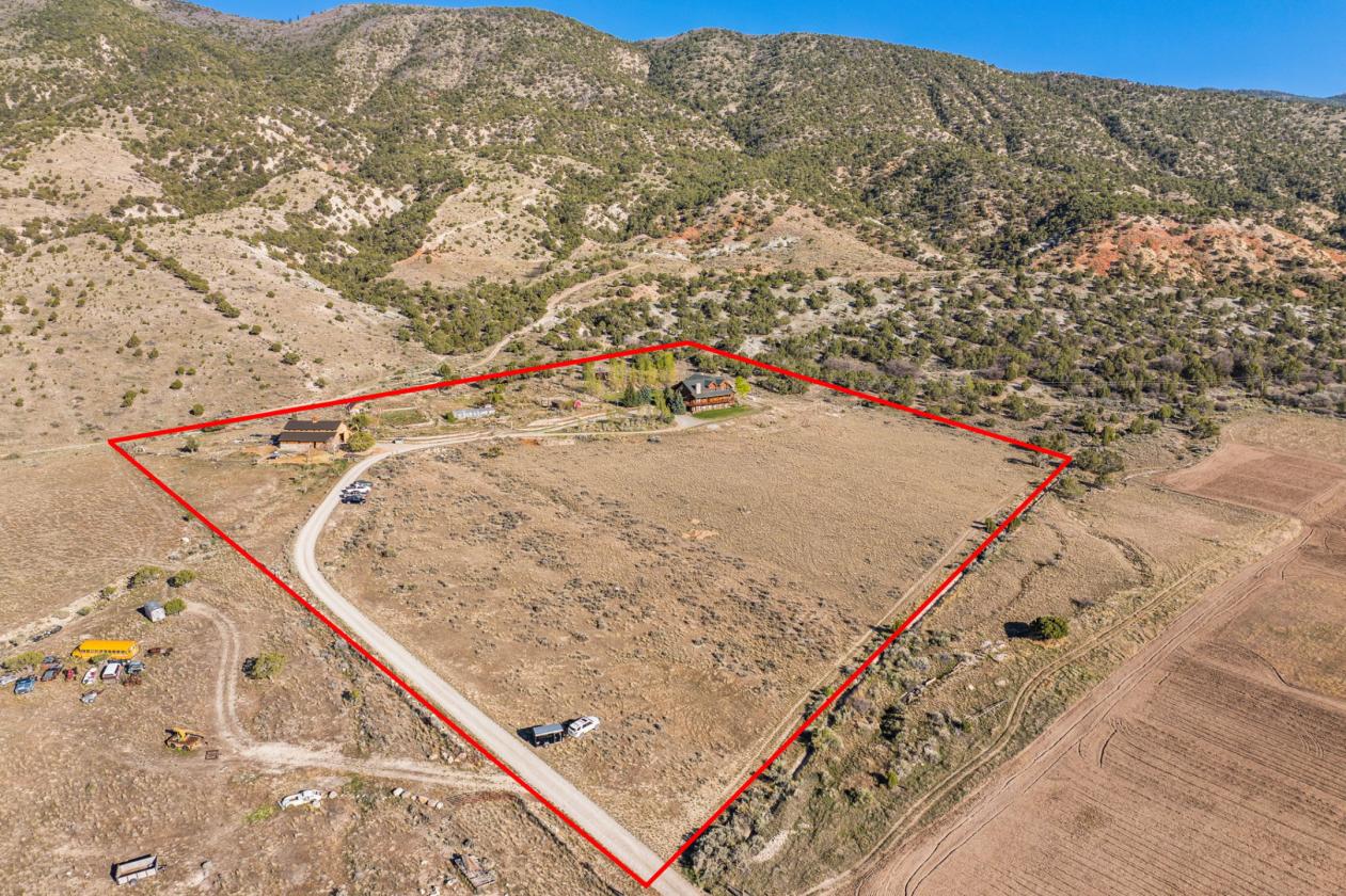 Self-Sufficient Luxury 10-Acre Turnkey Homestead - photo 22