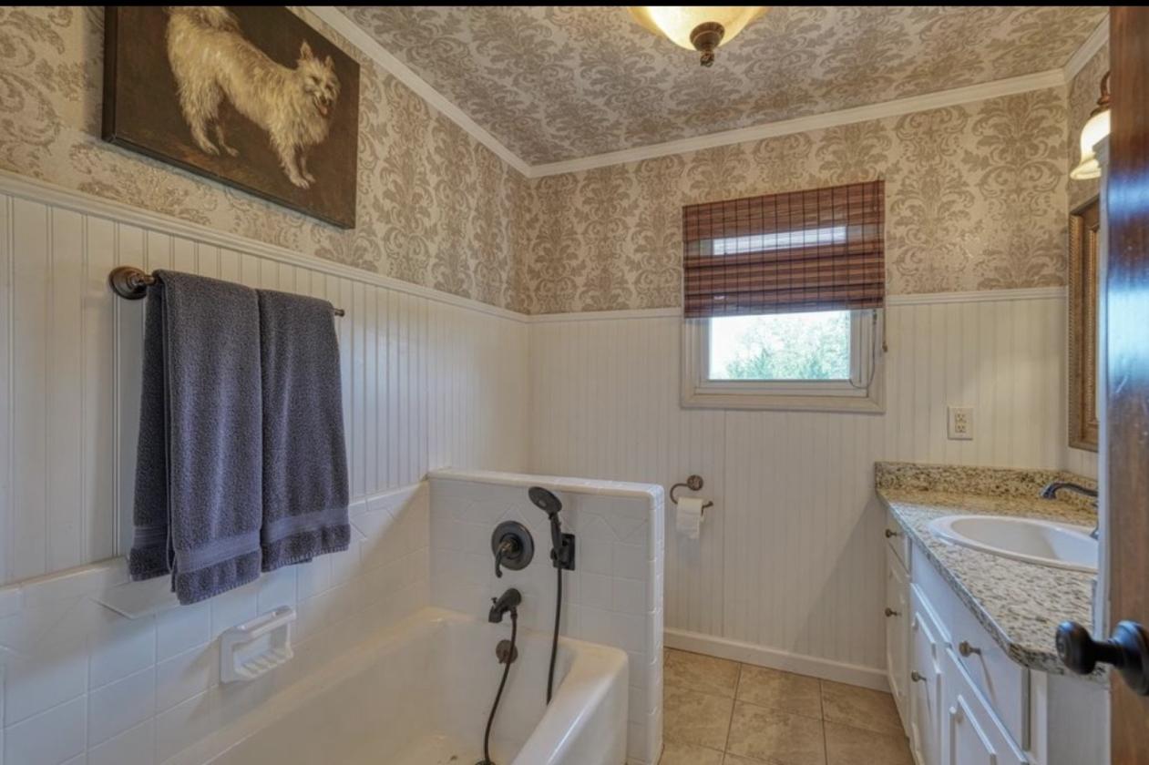Beautiful Equestrian Property - photo 14