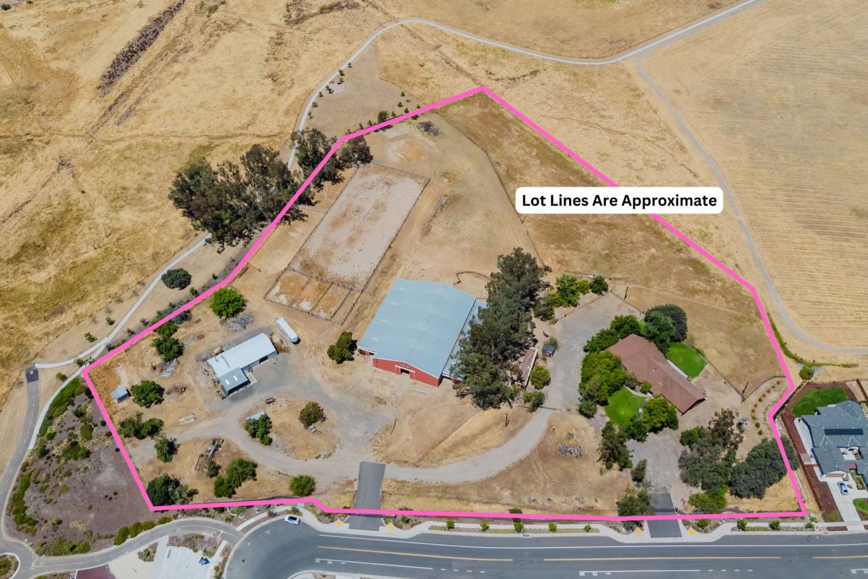 Horse Property for sale.
