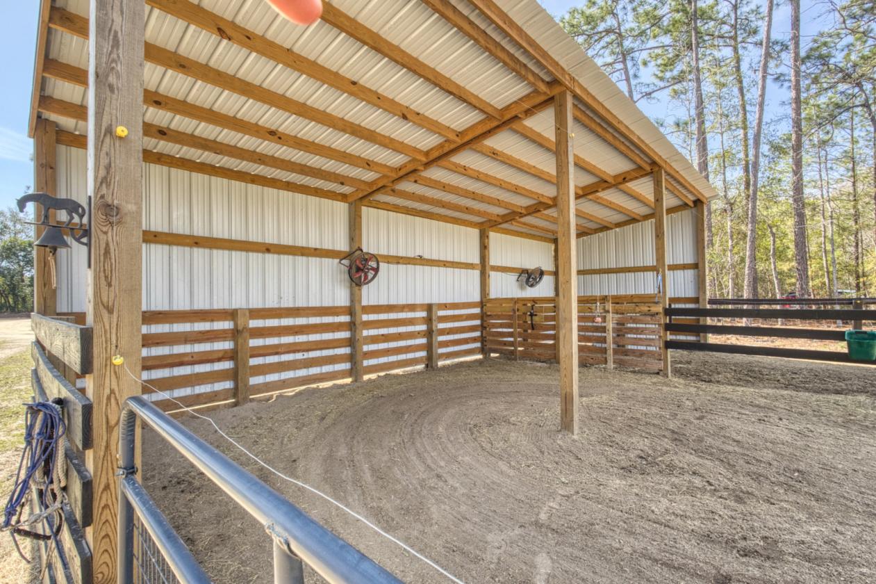Turnkey & Private 2-Acre Horse Property - photo 25