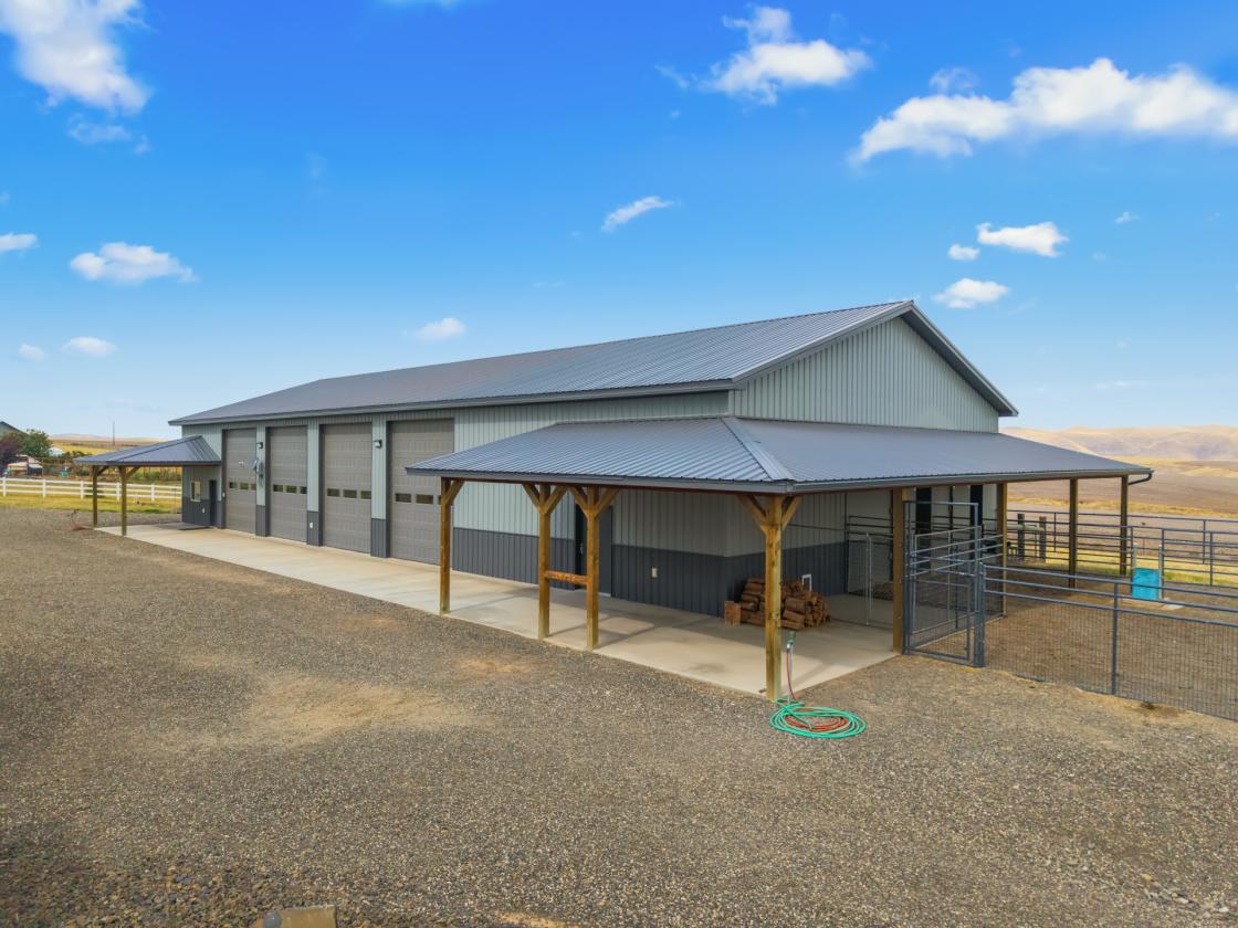 Horse property on 5 acres with 2021 home & barn/shop - photo 12