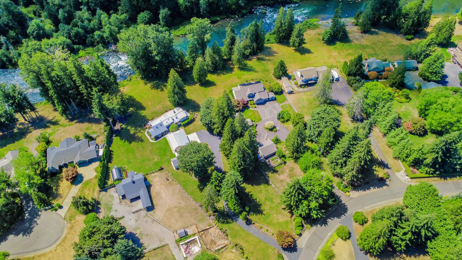 RIVERFRONT LUXURY EQUESTRIAN RETREAT - photo 8