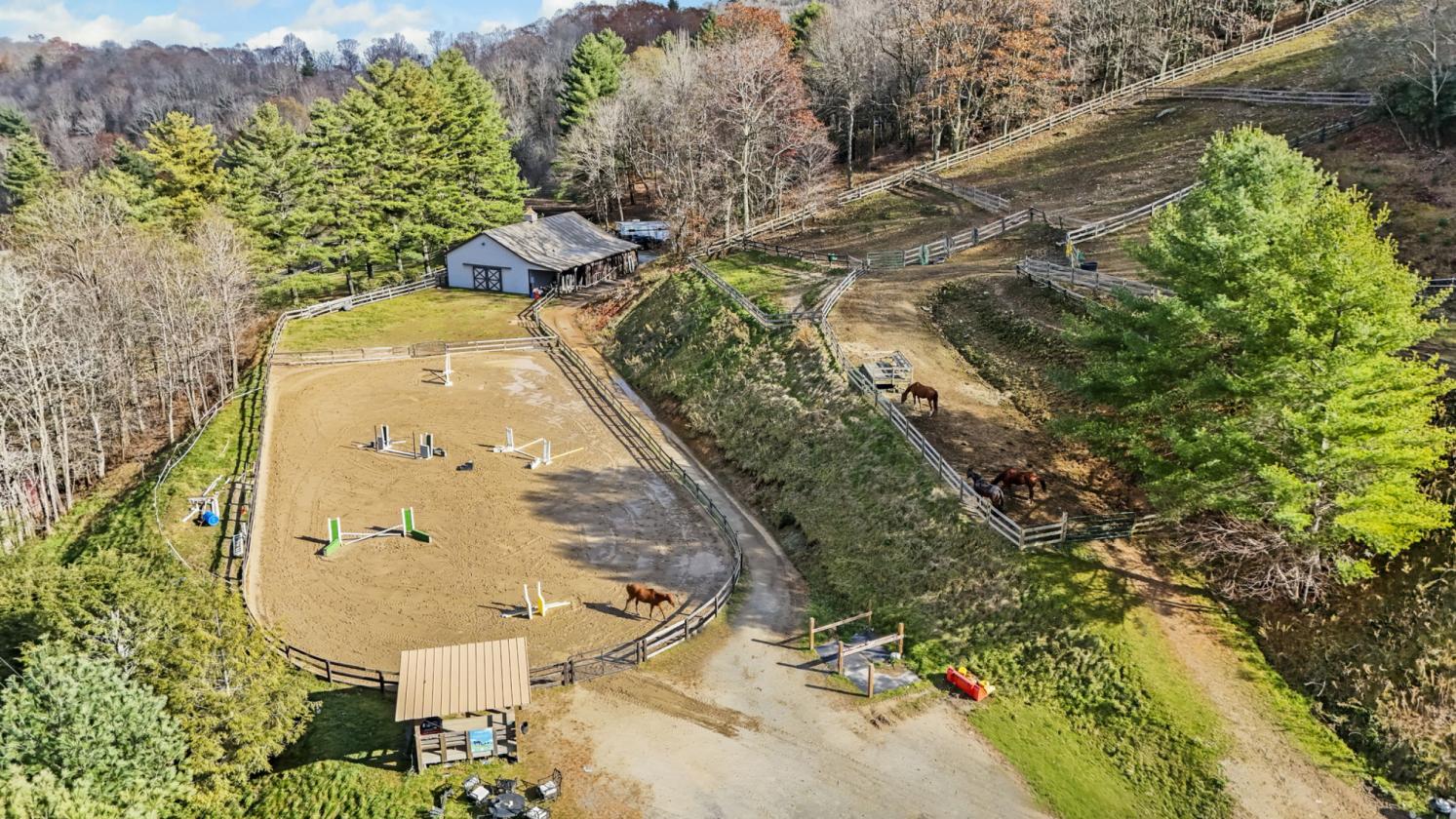 Yonahlossee Stables at Pine Hill - photo 5