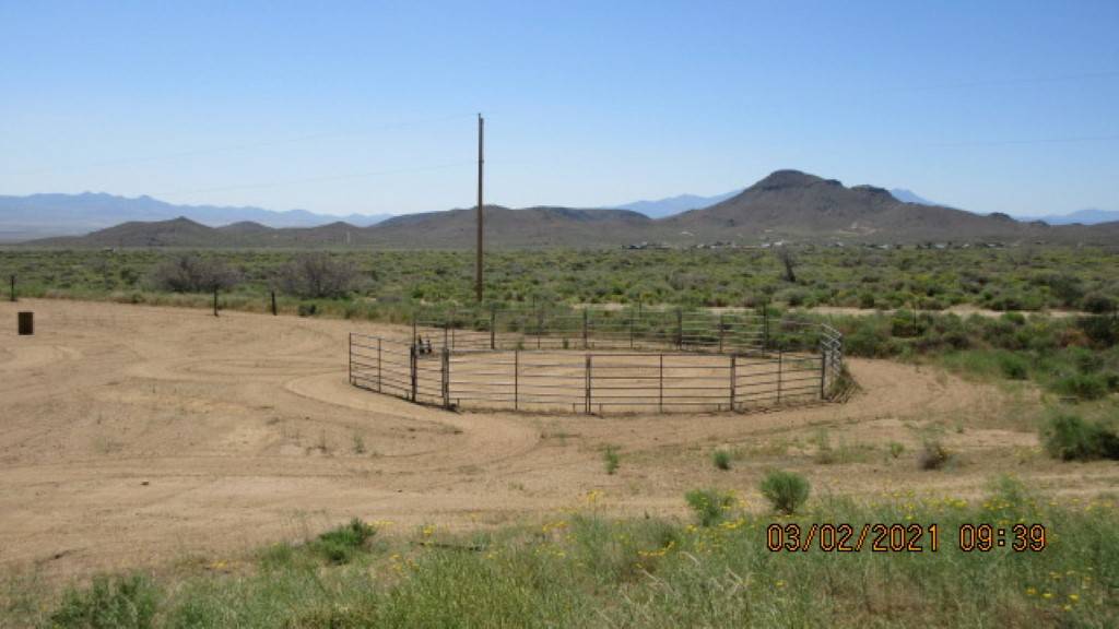 Arizona Country Living At Its Best! Kingman, Mohave County, Arizona
