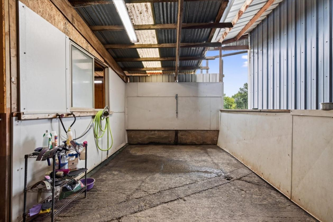35 Stall Barn with Arena on 20 Acres - photo 18