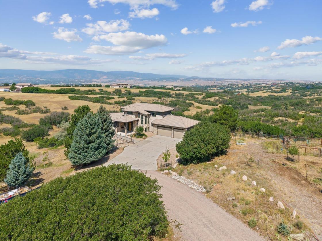 Private oasis on 15 acres 10 minutes from town - photo 9