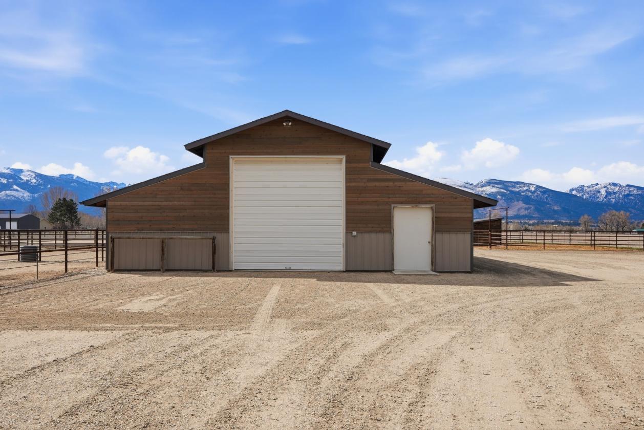 Custom Home with Endless Mountain Views - photo 16