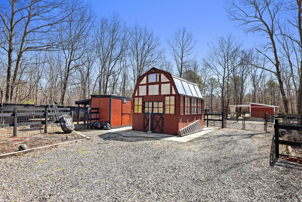 Horse Homestead on 2.73 Acres - photo 30