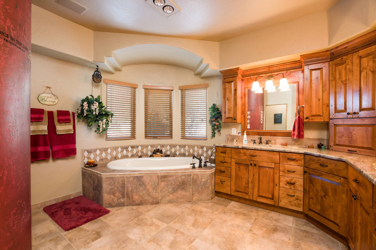 New Mexico Horse Property With AMAZING Riding Opportunities! Las