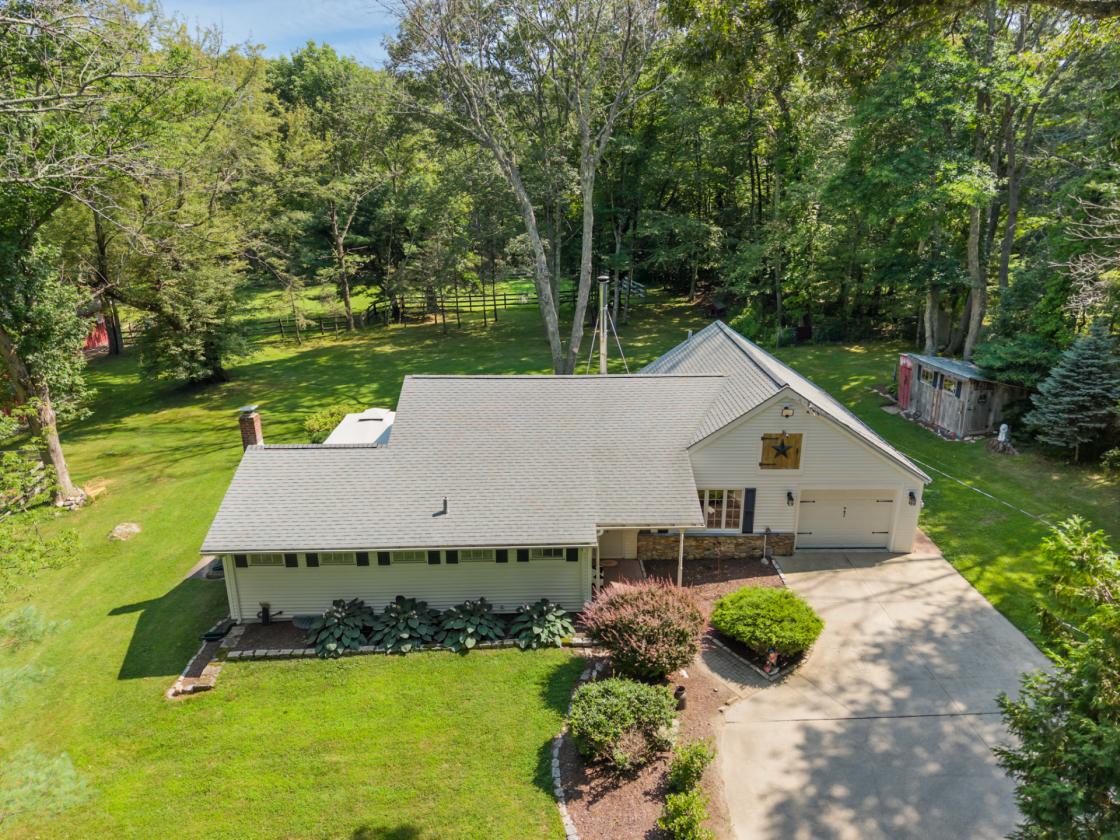 13.5-Acre Equestrian Farm with 12-Stall Barn - photo 9