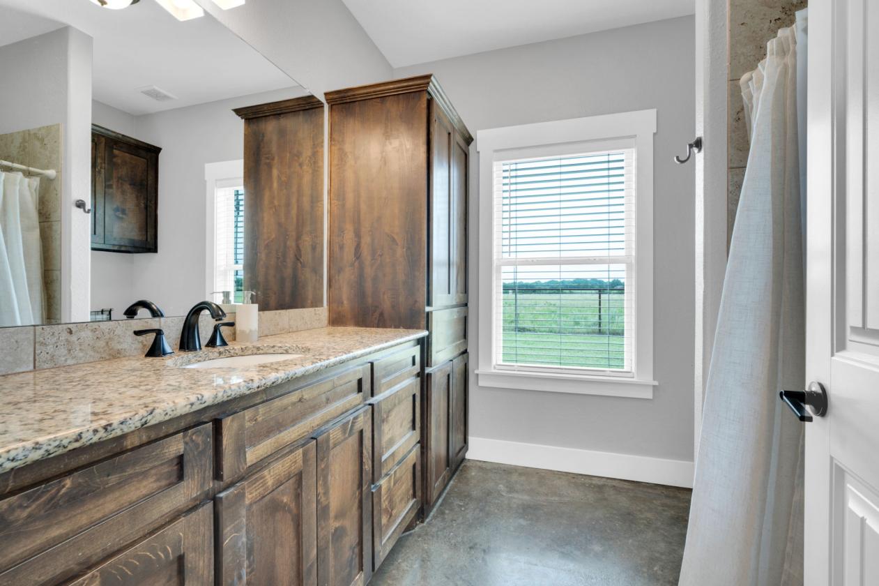 Turn Key Horse Property with Home and Pool - photo 10