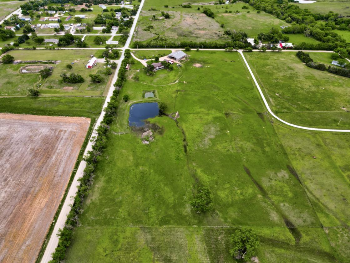 Winfield Kansas, Turn-Key Hobby Farm - photo 10