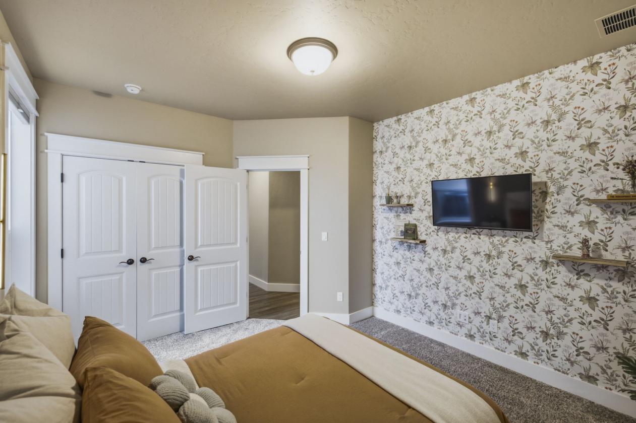 EQUESTRIAN ESTATE + LUXURY HOME + RIDE-OUT ACCESS! - photo 14